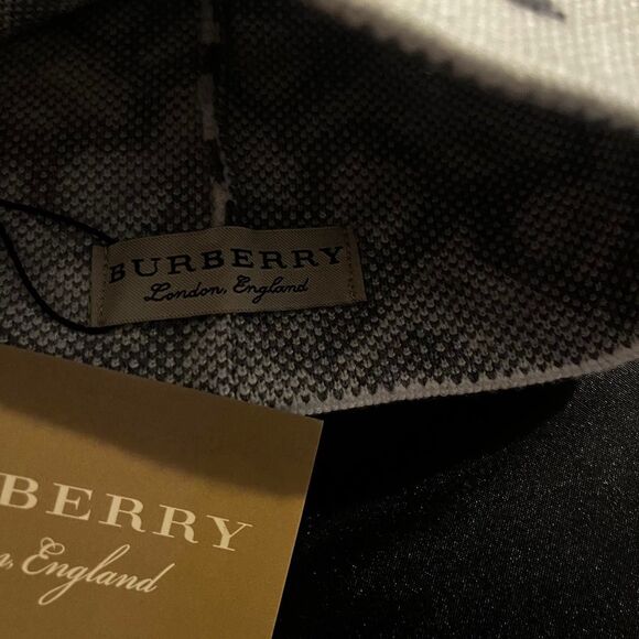 Burberry Beanie Hat - Picture 2 of 2
